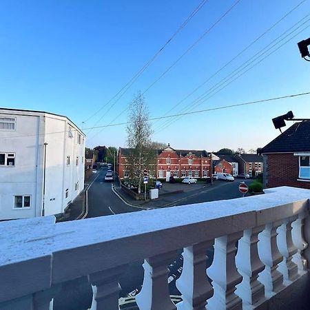 Bright, First Floor, One Bedroom Flat In Wimborne Wimborne Minster Eksteriør bilde