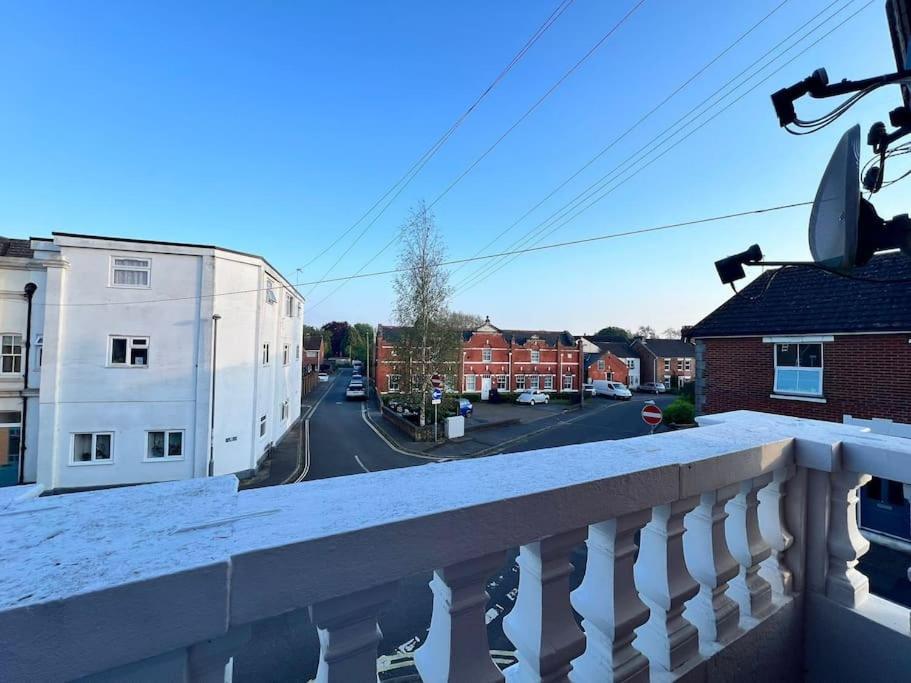 Bright, First Floor, One Bedroom Flat In Wimborne Wimborne Minster Eksteriør bilde