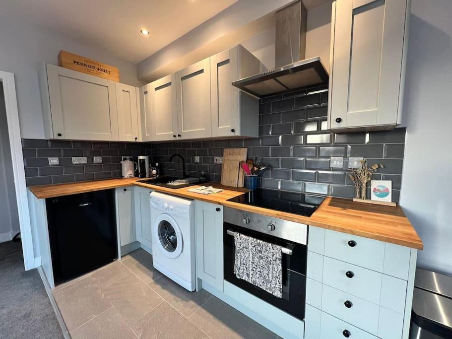 Bright, First Floor, One Bedroom Flat In Wimborne Wimborne Minster Eksteriør bilde