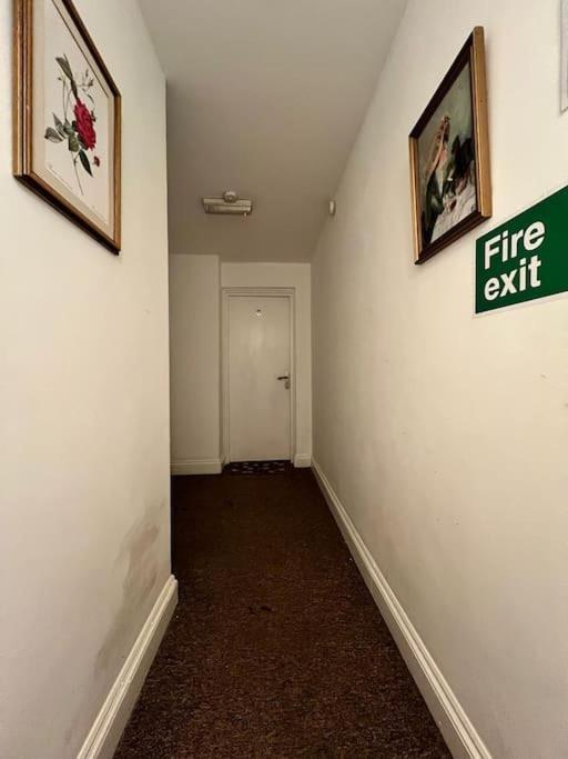 Bright, First Floor, One Bedroom Flat In Wimborne Wimborne Minster Eksteriør bilde