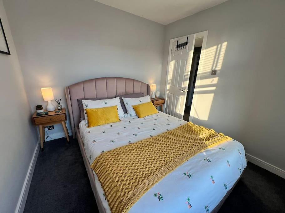 Bright, First Floor, One Bedroom Flat In Wimborne Wimborne Minster Eksteriør bilde