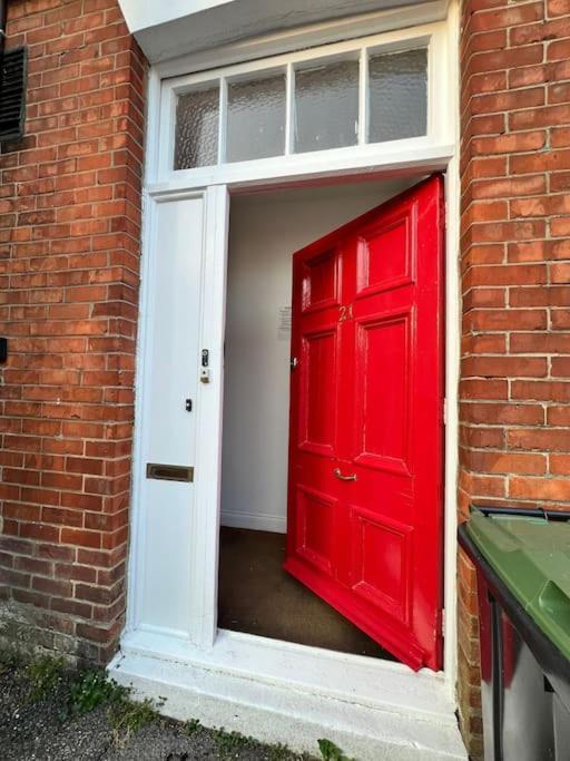 Bright, First Floor, One Bedroom Flat In Wimborne Wimborne Minster Eksteriør bilde