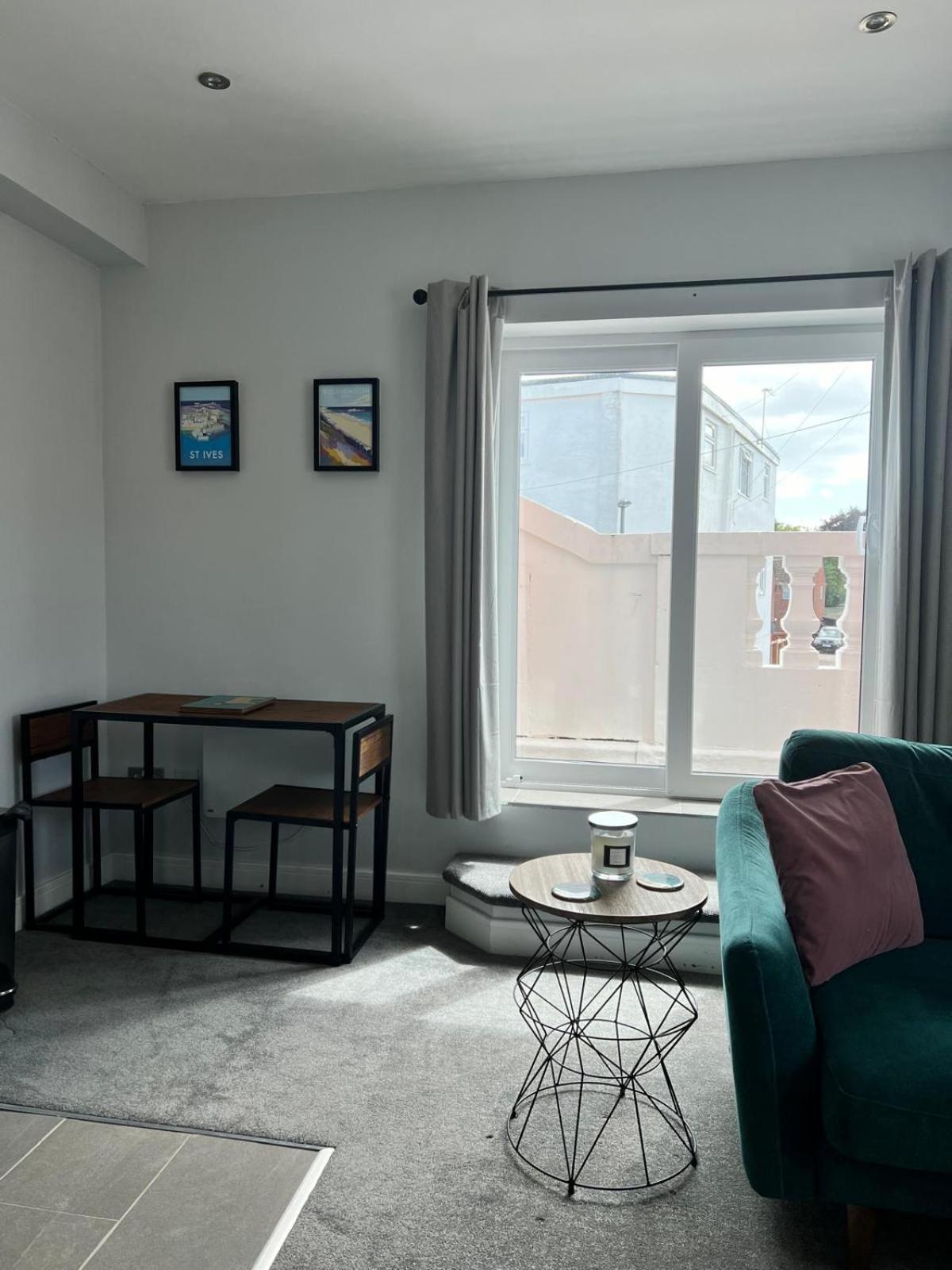 Bright, First Floor, One Bedroom Flat In Wimborne Wimborne Minster Eksteriør bilde